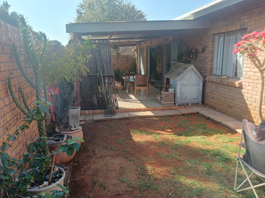 2 Bedroom Property for Sale in Verwoerdpark Northern Cape